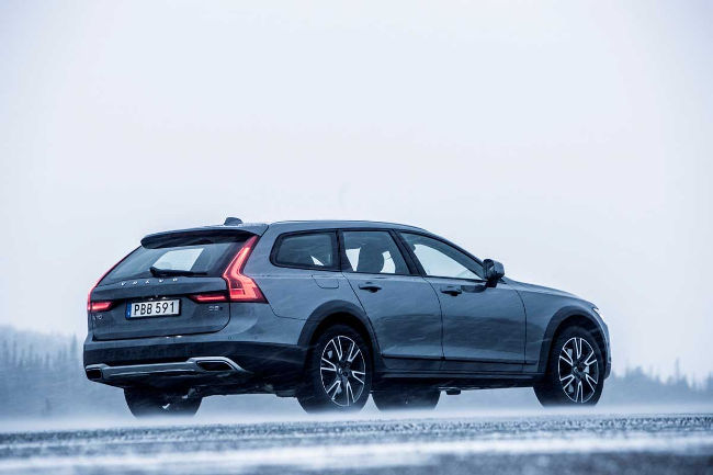 Hotel Get Away Lodge Suede V90 Cross Country Volvo