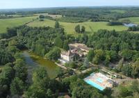 Camping Château le Verdoyer à Champs-Romain