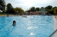 Piscine en plein air à Gardes-le-Pontaroux