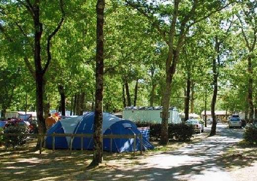 Camping Les Genêts ***