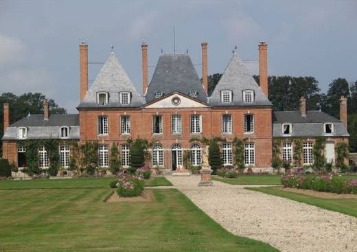 Château et Roseraie du Mesnil-Geoffroy