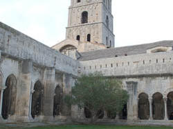 Cloître Saint Trophime