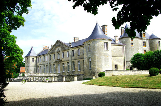 Donjon et Parc du Château de Vic Sur Aisne