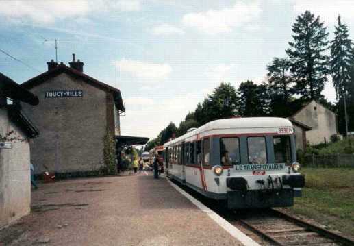 Le Train Touristique du Pays de Puisaye-Forterre