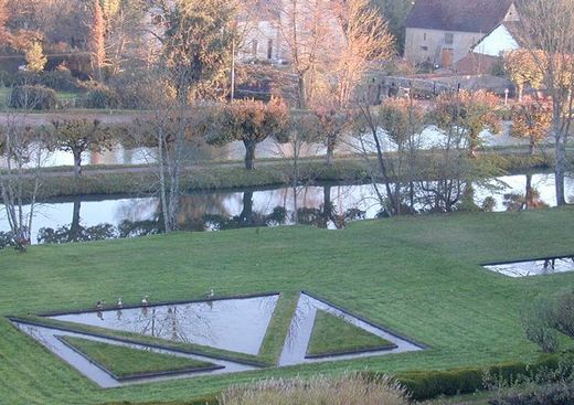 Les Jardins d'eau du Château de Châtillon