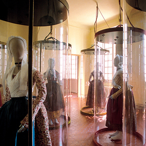 Musée Provençal du Costume et du Bijou