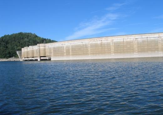 Retenue du Barrage de Bort-Les-Orgues